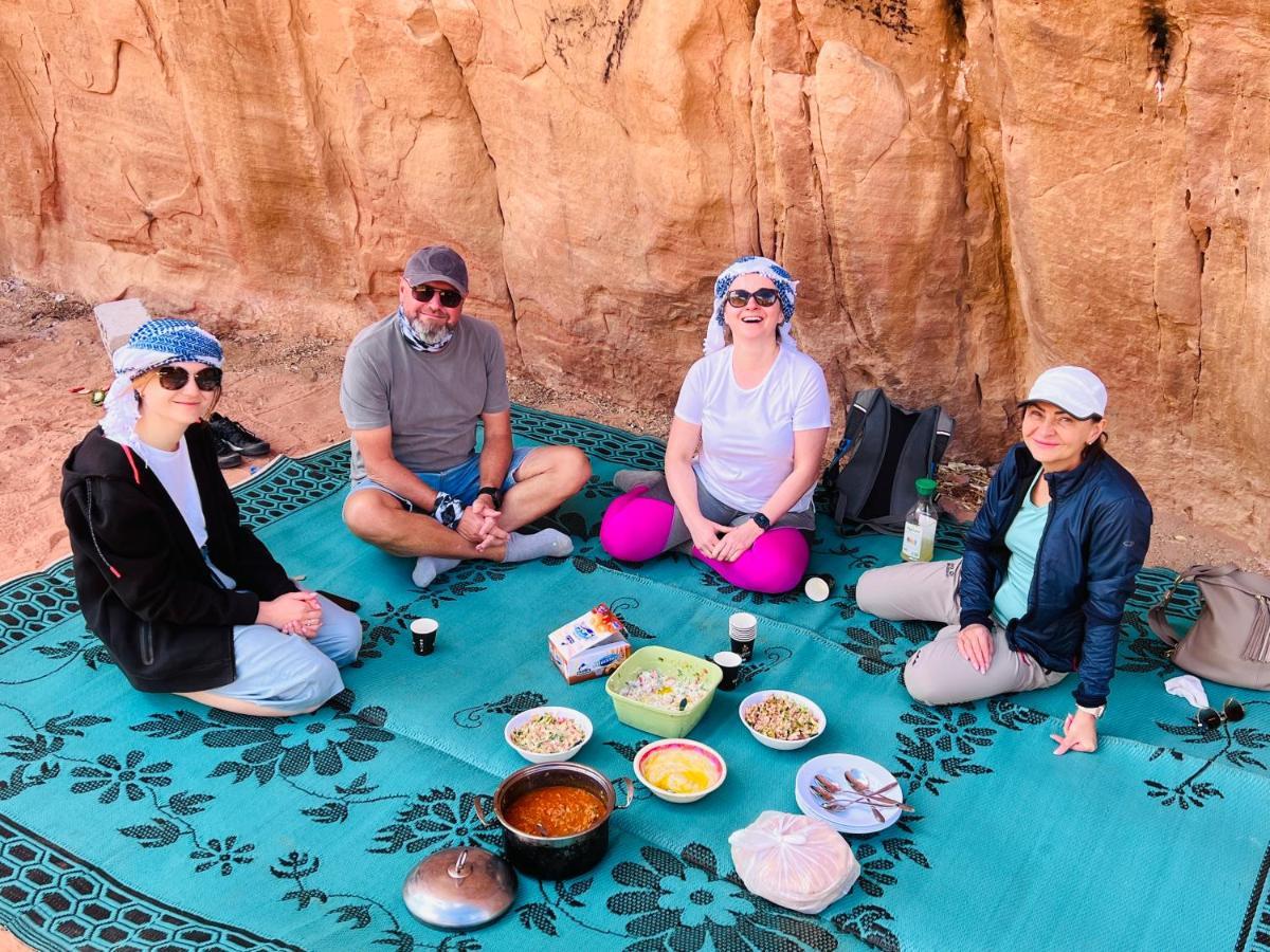 Wadi Rum Local Guide Buitenkant foto